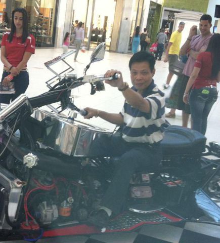 Robert.  
  ( Mình mệt..., 58 tuổi, Quận 1, Việt Nam