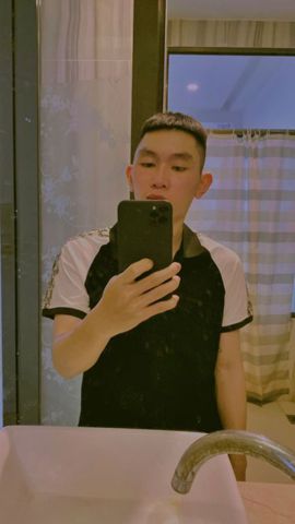 Nguyễn Đức Hoàn, 25 tuổi, Long Khánh, Việt Nam