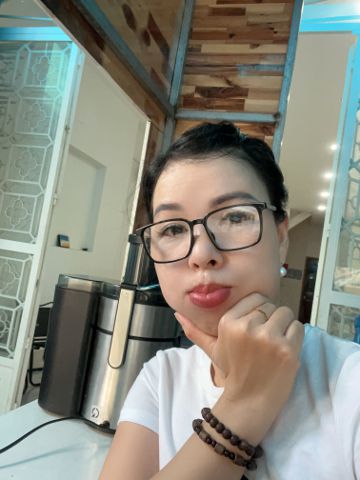 Huế, 42 tuổi, Quận 3, Việt Nam