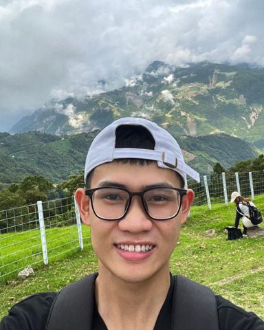 Nguyen Chien Cong, 24 tuổi, Hải Dương, -- Select Country --