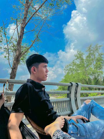 Phan Vủ Luân, 25 tuổi, Thạnh Phú, Việt Nam