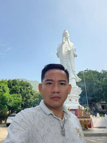 Một mình, 42 tuổi, Quận 7, Việt Nam