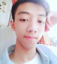 Khải Văn, 18 tuổi, Tìm bạn bốn phương, Gay, Quận Ba Đình, Hà Nội