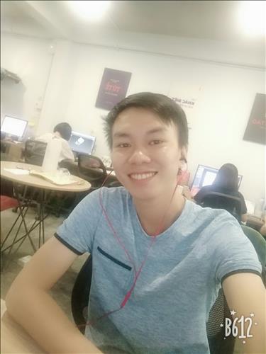 Hoàng, 24 tuổi, Quận 1, Việt Nam