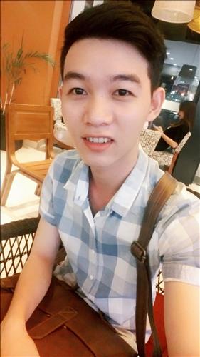 Huỳnh Công, 23 tuổi, Quận Ninh Kiều, Việt Nam
