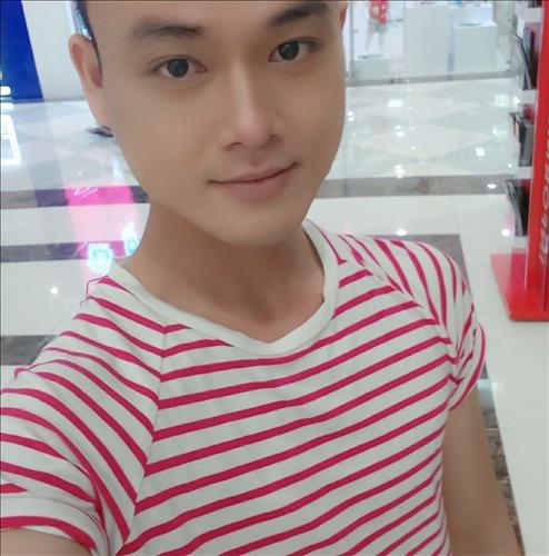 Tèoem Hoàng, 27 tuổi, Quận 1, Việt Nam
