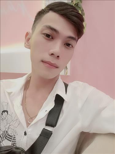 Huỳnh chí hào, 25 tuổi, Quận 1, Việt Nam