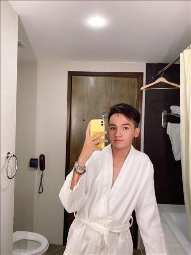 Bảo Gia, 18 tuổi, Quận 1, Việt Nam