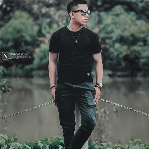Huy Nguyễn, 22 tuổi, Quận 1, Việt Nam