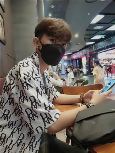 Lạc Hanahaki, 23 tuổi, Quận 1, Việt Nam